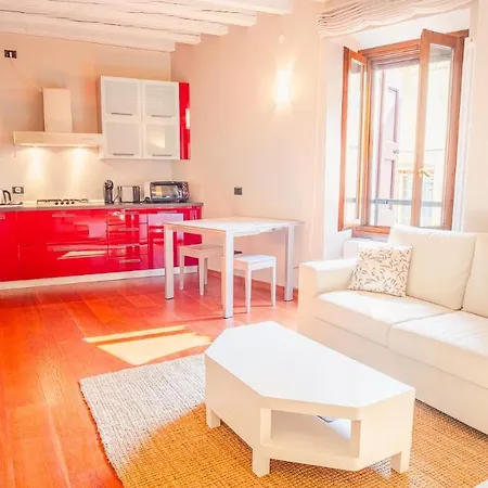 Apartment Old Town Alley - Italian Homing