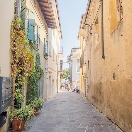 Apartment Old Town Alley - Italian Homing